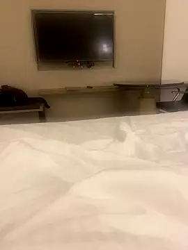 amit0019 online show from November 2025 01:34:02 PM