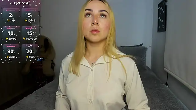 sophi mooreno online show from February 2025 10:42:02 PM