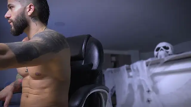 Frank Farrell online show from October 2025 10:34:02 PM