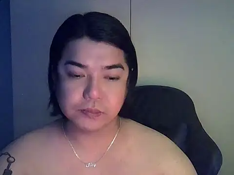 Snapshot of StrawberryWine07 chatting on April 2026 06:02:01 AM StrawberryWine07 online show from April 2026 06:02:01 AM