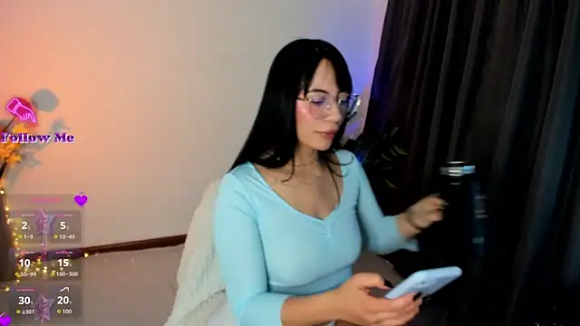 Silvanna-Moree online show from November 2025 07:15:01 PM