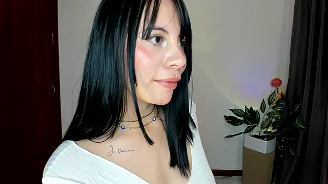 Silvanna-Moree online show from May 2026 12:19:01 AM