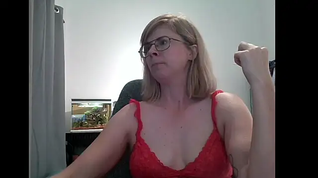 Snapshot of SavannaGirly chatting on March 2025 02:45:02 PM SavannaGirly online show from March 2025 02:45:02 PM