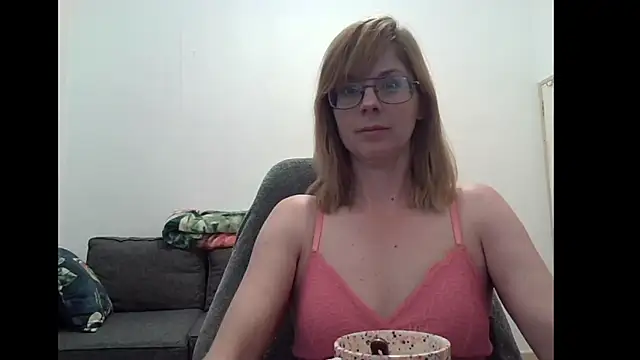 Snapshot of SavannaGirly chatting on October 2025 11:14:02 AM SavannaGirly online show from October 2025 11:14:02 AM