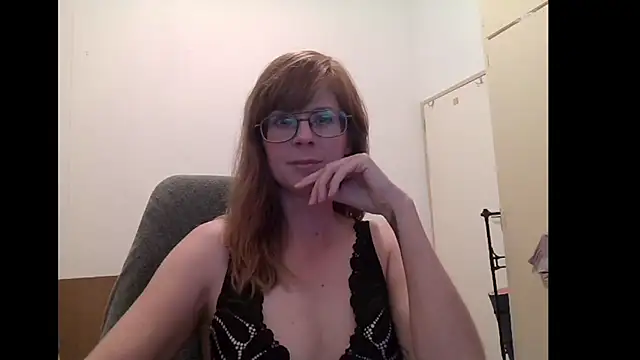 Snapshot of SavannaGirly chatting on May 2026 05:11:01 PM SavannaGirly online show from May 2026 05:11:01 PM