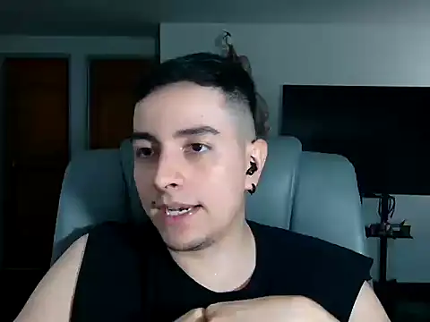 Jhoan saenz online show from November 2025 09:57:02 PM