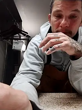 Snapshot of Sleepy1817 chatting on November 2025 05:44:01 AM Sleepy1817 online show from November 2025 05:44:01 AM