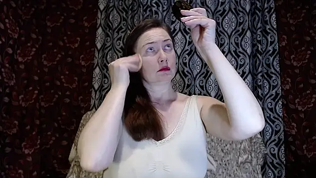 EmilyDoth online show from December 2025 04:47:01 PM