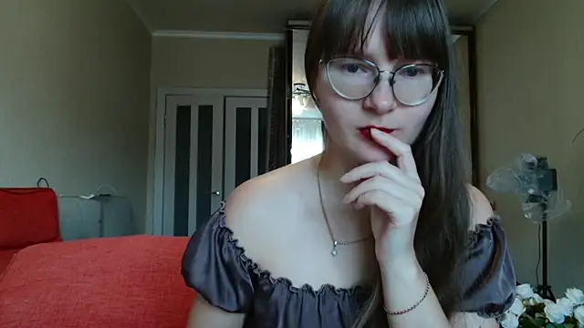 KiraGoldens online show from October 2025 06:45:02 AM