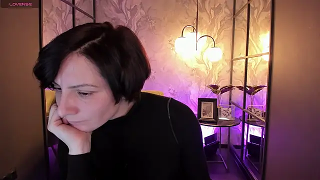 LorenDaze online show from February 2026 07:37:02 AM