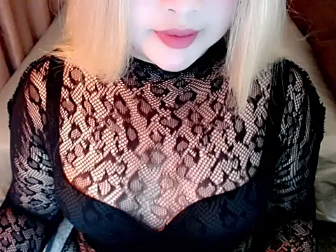 Snapshot of lovelygirlxxx chatting on May 2026 05:50:02 PM lovelygirlxxx online show from May 2026 05:50:02 PM