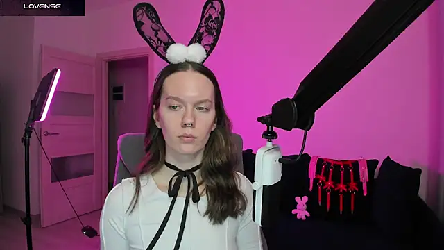 DivineBite online show from February 2026 04:05:02 PM