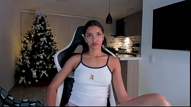 liagirl cute online show from December 2025 05:35:02 AM