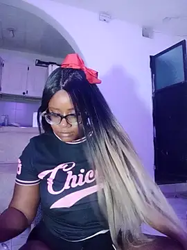 EmilyyRosee  online show from April 2026 11:18:02 PM