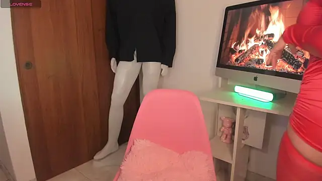 Snapshot of whitneyhot chatting on February 2026 01:25:02 AM whitneyhot online show from February 2026 01:25:02 AM