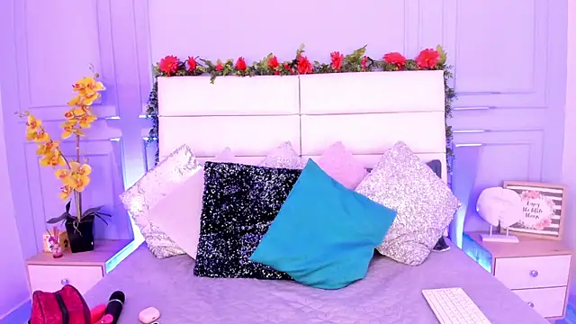 Karlagonzales  online show from March 2025 06:56:01 PM