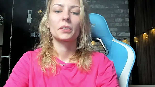 karo123421 online show from November 2025 06:41:02 PM