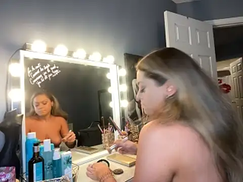 Alexaluxee online show from October 2025 07:25:02 PM