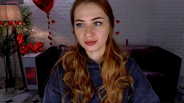 Snapshot of Adelyna_Bird chatting on February 2025 07:15:01 AM Adelyna Bird online show from February 2025 07:15:01 AM