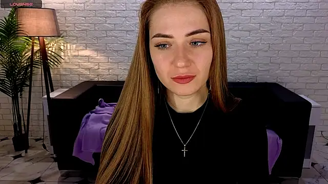 Snapshot of Adelyna_Bird chatting on February 2025 07:44:02 AM Adelyna Bird online show from February 2025 07:44:02 AM