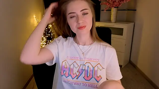 Snapshot of Adelyna_Bird chatting on February 2026 08:14:01 AM Adelyna Bird online show from February 2026 08:14:01 AM