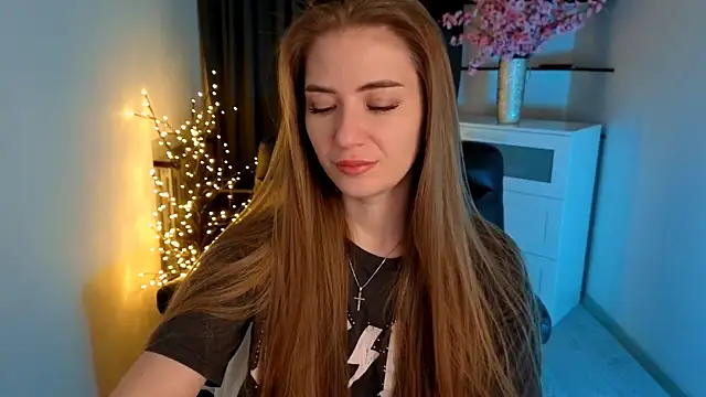 Snapshot of Adelyna_Bird chatting on February 2026 07:31:01 AM Adelyna Bird online show from February 2026 07:31:01 AM