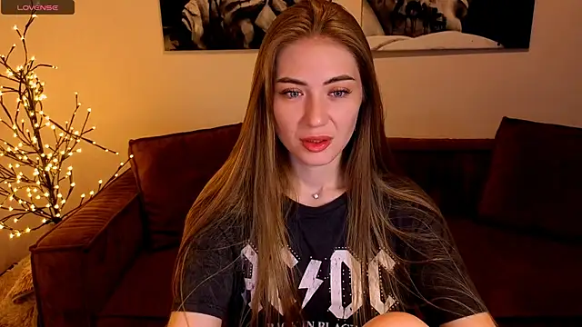 Adelyna Bird online show from June 2026 06:52:01 AM