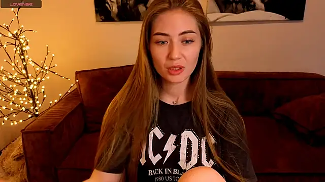 Adelyna Bird online show from June 2026 11:10:01 AM