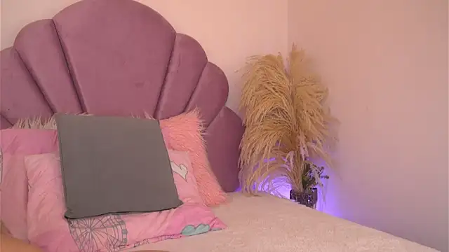 KendalEvanz online show from February 2026 12:18:02 AM