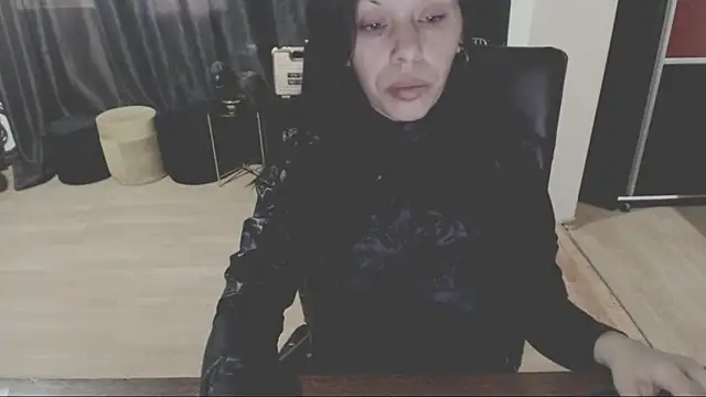 GoldenSasha online show from October 2025 02:49:01 PM