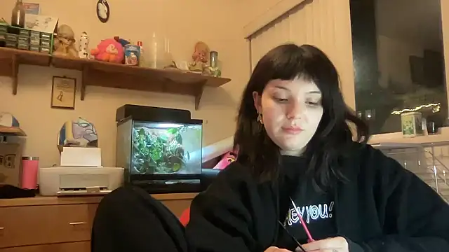 Snapshot of SweetMaisie chatting on November 2025 06:55:01 AM SweetMaisie online show from November 2025 06:55:01 AM