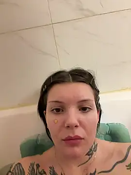 Snapshot of SweetMaisie chatting on January 2026 10:14:02 PM SweetMaisie online show from January 2026 10:14:02 PM