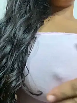 Snapshot of bea3liz chatting on January 2025 02:04:02 AM bea3liz online show from January 2025 02:04:02 AM