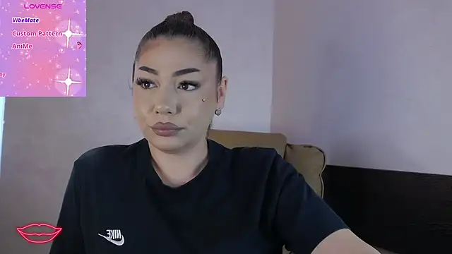 Snapshot of Ella_sweety chatting on June 2026 05:52:02 AM Ella sweety online show from June 2026 05:52:02 AM