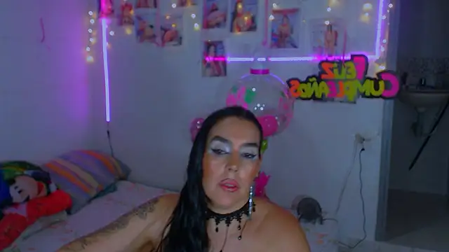 Snapshot of sweet_vanessa_22 chatting on December 2024 03:58:01 AM sweet vanessa 22 online show from December 2024 03:58:01 AM