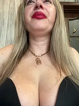Snapshot of Kittenforyou chatting on June 2026 08:31:02 AM Kittenforyou online show from June 2026 08:31:02 AM