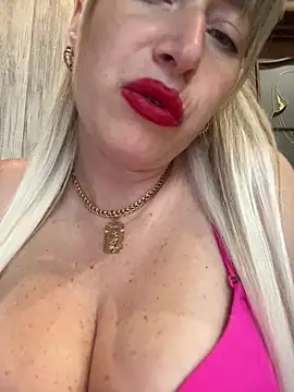 Snapshot of Kittenforyou chatting on June 2026 11:59:01 AM Kittenforyou online show from June 2026 11:59:01 AM