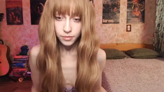 Friendly Ellie online show from November 2025 12:16:02 AM