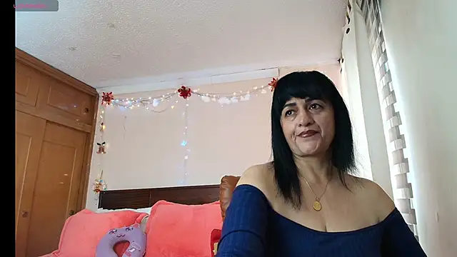Snapshot of ISABEEL_SOFIA01 chatting on May 2026 02:12:01 PM ISABEEL SOFIA01 online show from May 2026 02:12:01 PM