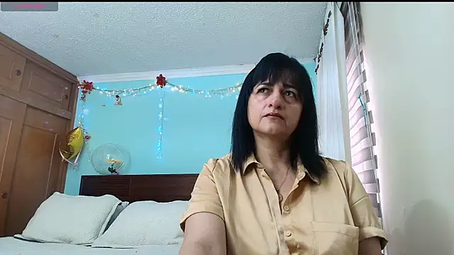 Snapshot of ISABEEL_SOFIA01 chatting on July 2026 12:43:01 PM ISABEEL SOFIA01 online show from July 2026 12:43:01 PM