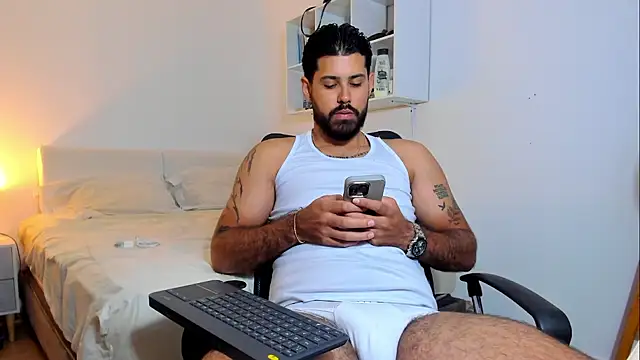 Justyn Torres online show from February 2026 02:33:01 PM