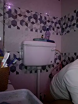 Adityagj123 online show from October 2025 01:09:01 PM