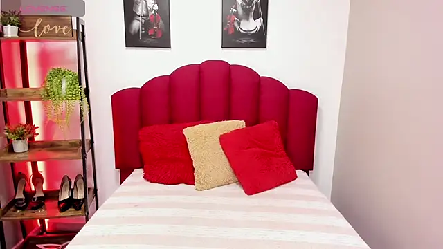 Snapshot of Ashleyyrobert chatting on December 2024 12:17:02 PM Ashleyyrobert online show from December 2024 12:17:02 PM