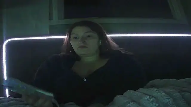 Snapshot of Angelk43 chatting on May 2026 05:58:02 AM Angelk43 online show from May 2026 05:58:02 AM