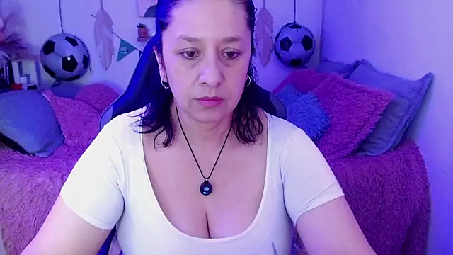 camilalatti online show from June 2026 08:15:01 PM