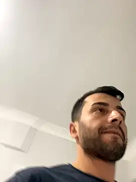 Snapshot of Emre-34 chatting on November 2025 10:15:01 AM Emre-34 online show from November 2025 10:15:01 AM