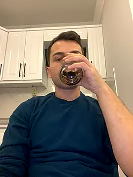 Snapshot of Emre-34 chatting on November 2025 10:41:02 PM Emre-34 online show from November 2025 10:41:02 PM