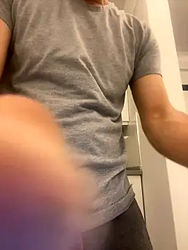 Snapshot of Emre-34 chatting on November 2025 06:51:01 PM Emre-34 online show from November 2025 06:51:01 PM