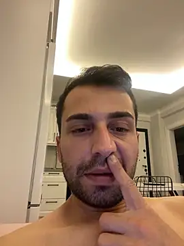 Snapshot of Emre-34 chatting on November 2025 08:40:01 PM Emre-34 online show from November 2025 08:40:01 PM