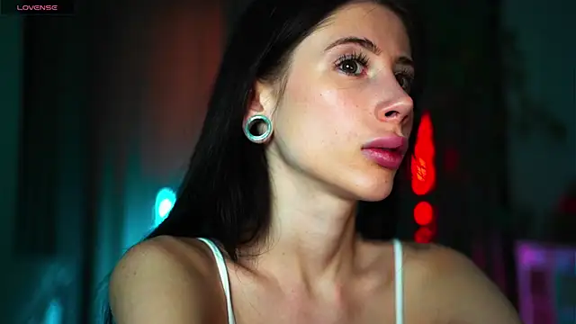 Your Nicolett online show from March 2025 05:21:02 AM